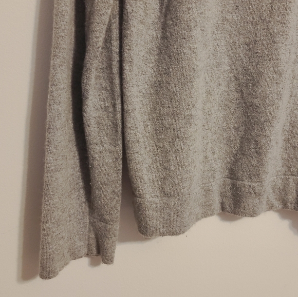 J. Crew Mercantile | Men's Gray Wool Blend Round Neck Sweater (Size Large) - Picture 11 of 13